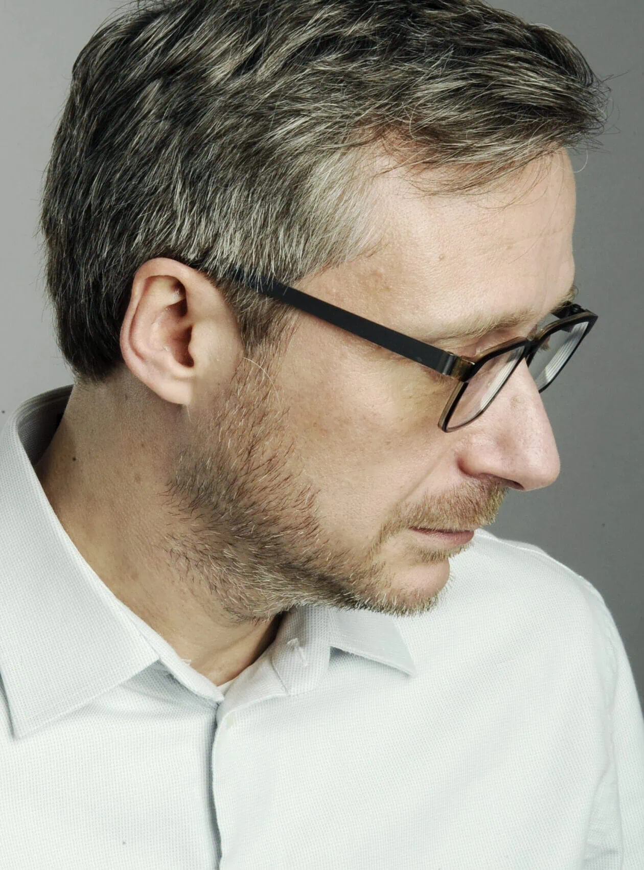 Portrait of Ian Kirk, CEO & Founder of 1827 Marketing